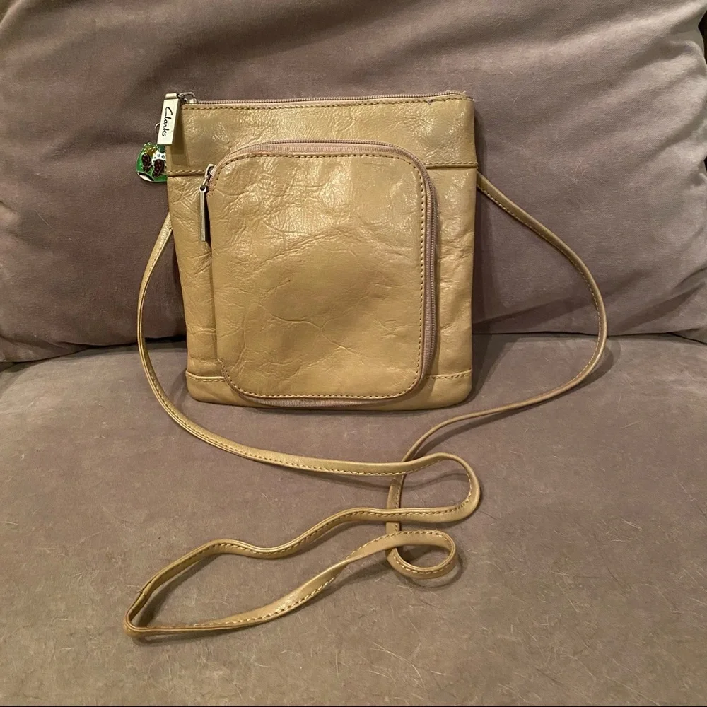 Clarks Tan Leather Crossbody Bag Vintage $30 OBO - Picture 1 of 6